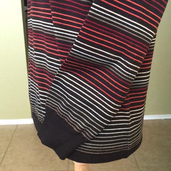 Sweater - Picture 4 of 4